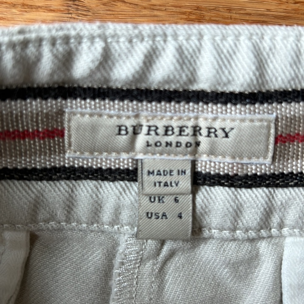 BURBERRY Womens 98% Cotton Cream Shorts sz 4 - Picture 4 of 6